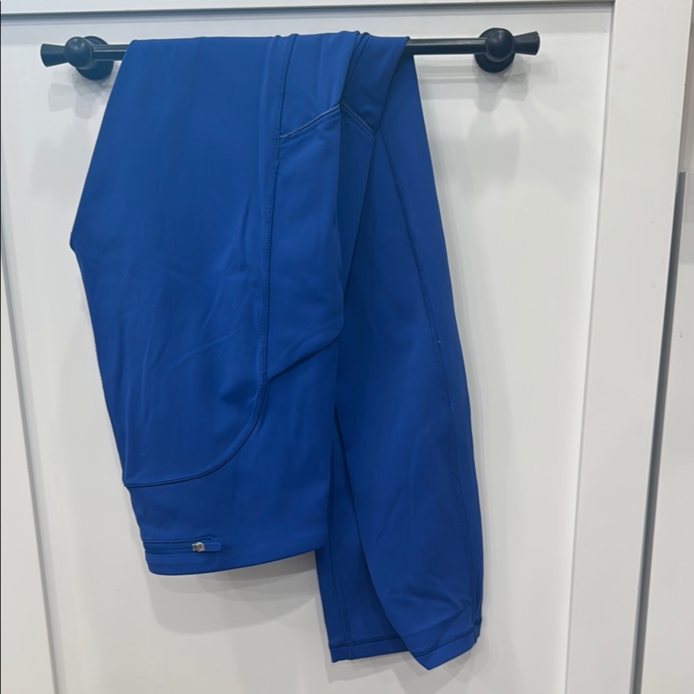 Lululemon Royal Blue Athletic Leggings with pockets EUC
